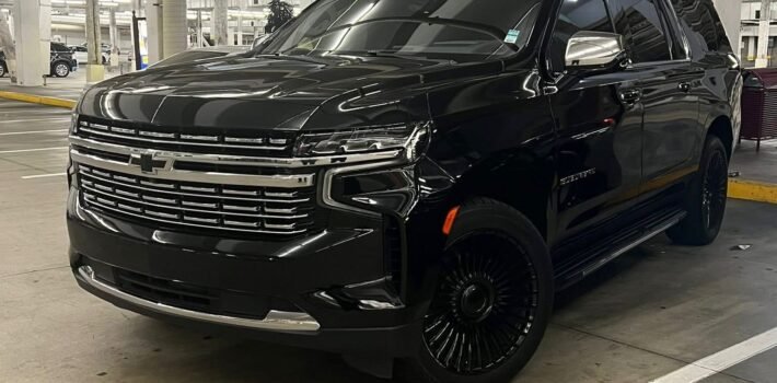 Luxury Burlington limo service with chauffeur—airport transfers, weddings, tours